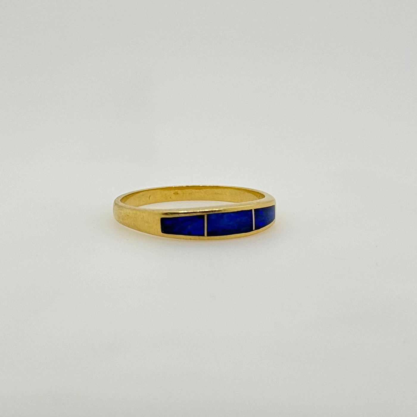 18ct Yellow Gold Ring w/ Opal Inlay