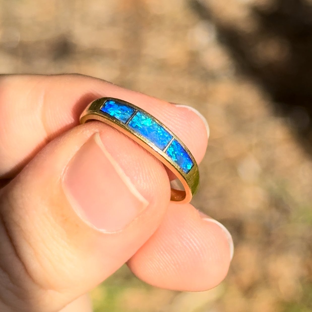 18ct Yellow Gold Ring w/ Opal Inlay