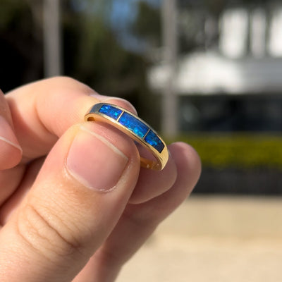 18ct Yellow Gold Ring w/ Opal Inlay