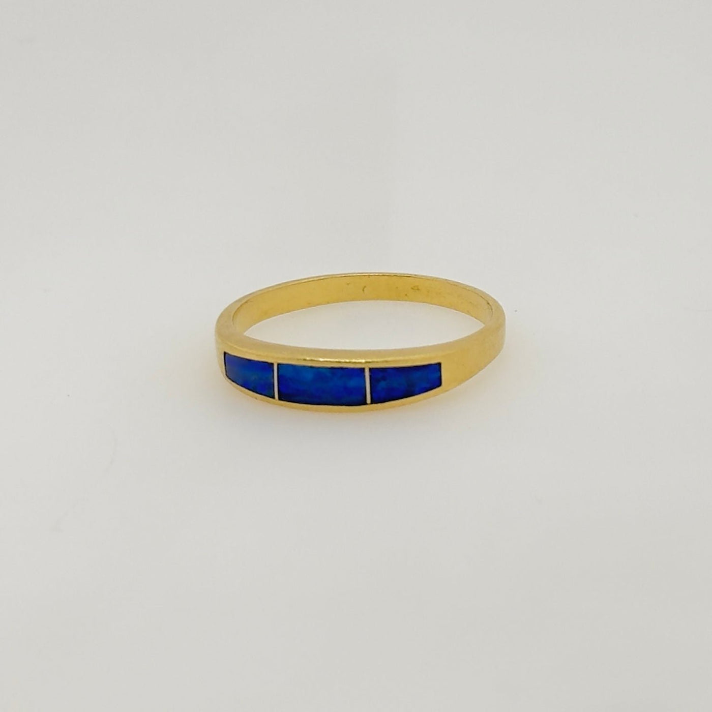 18ct Yellow Gold Ring w/ Opal Inlay