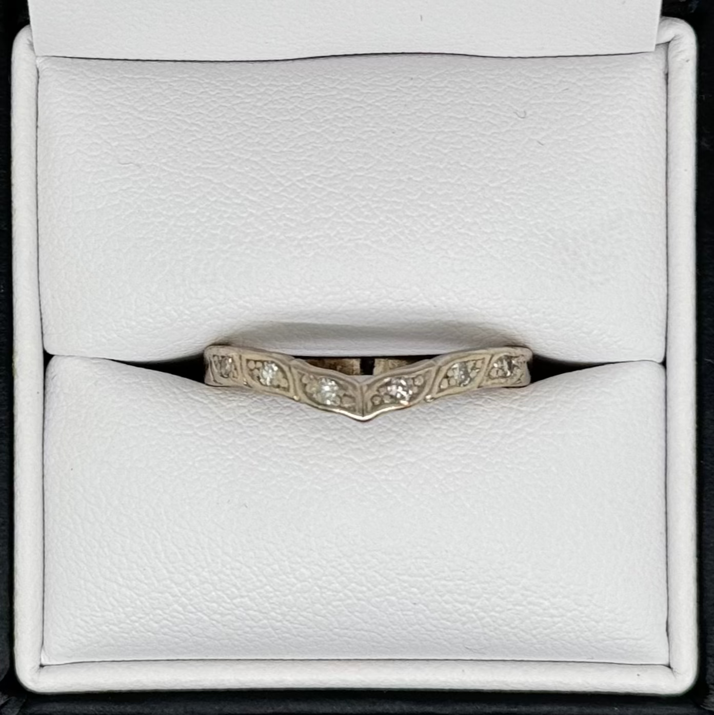 V-Shaped 18ct White Gold Diamond Ring