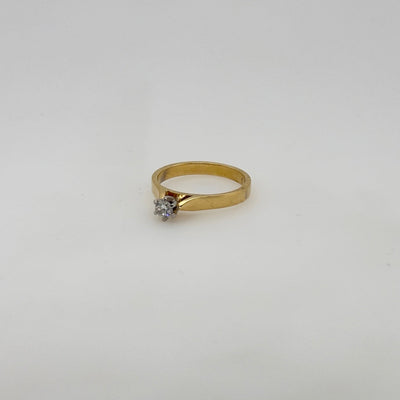 18ct Yellow Gold Solitaire Diamond Ring