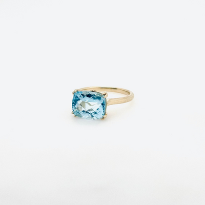 9ct Yellow Gold Blue Topaz and Diamond Ring