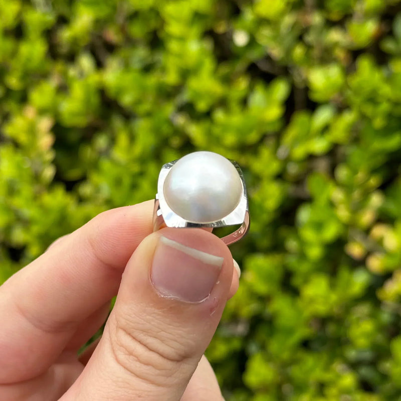 14ct White Gold Mabe Pearl Dress Ring