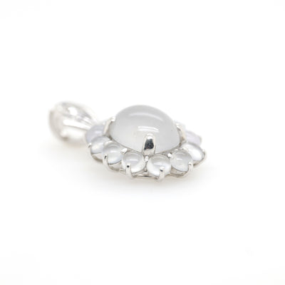 18ct White Gold Oval Claw Set Moonstone Cluster Pendant