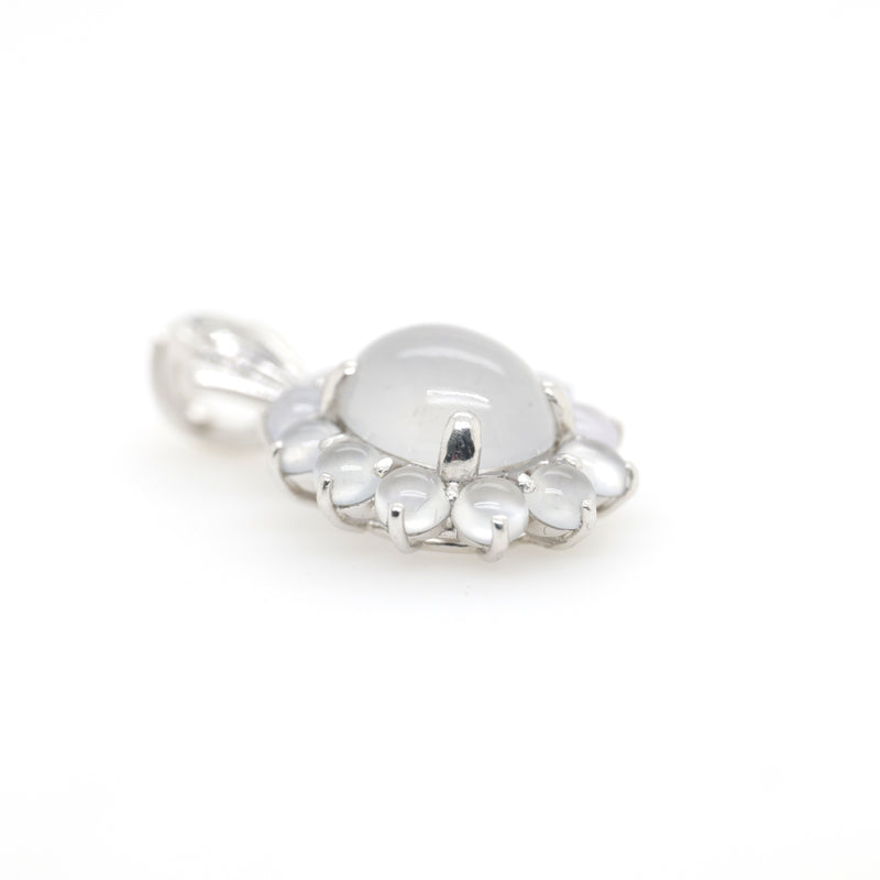 18ct White Gold Oval Claw Set Moonstone Cluster Pendant