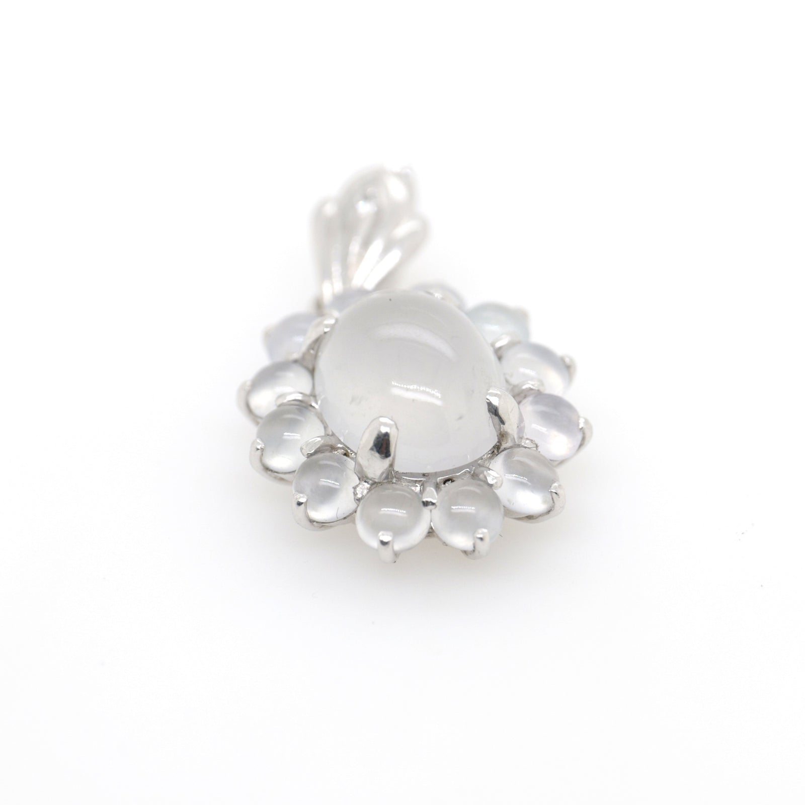 18ct White Gold Oval Claw Set Moonstone Cluster Pendant