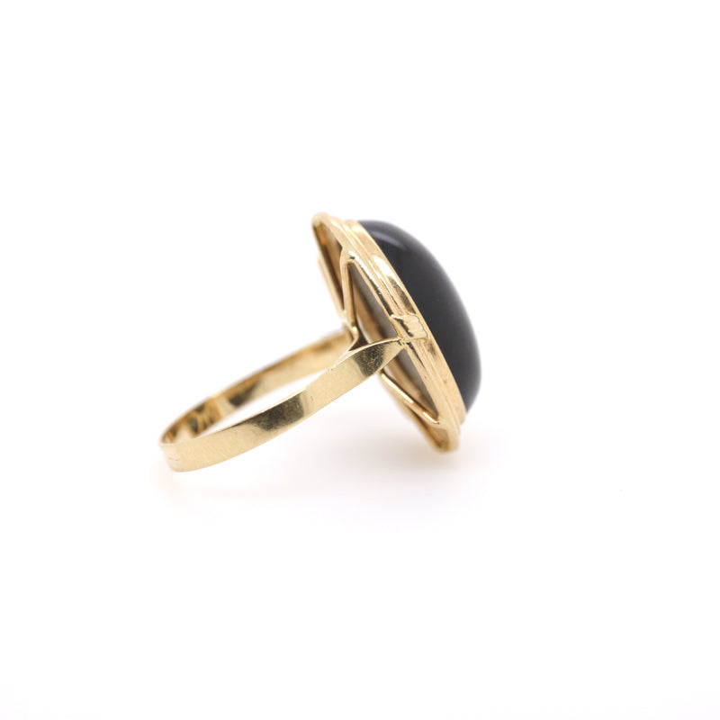14ct Yellow Gold Large Bezel Set Oval Onyx Dress Ring