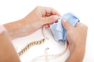 Cleaning pearls at home - and when not to